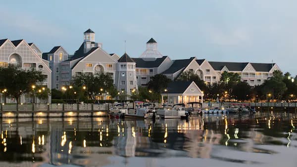 Disney's Yacht Club Resort - Photo 2