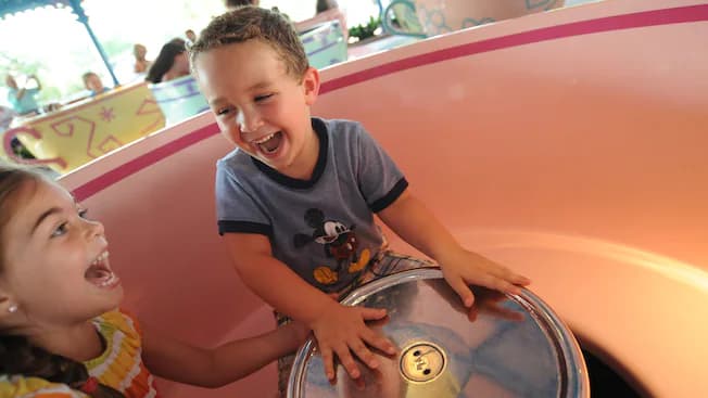 Mad Tea Party - Photo officielle Walt Disney World