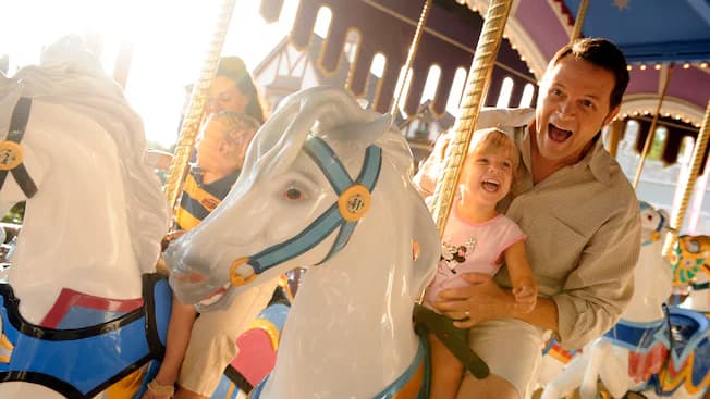 Prince Charming Regal Carrousel - Photo officielle Walt Disney World
